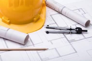 planı üzerinde hardhat araçlarla