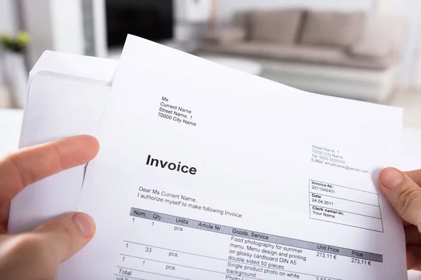 Person Holding Invoice — Stock Photo, Image