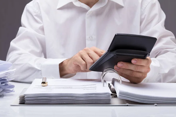 Close Businesswoman Calculating Tax Office Desk — Stock Photo, Image