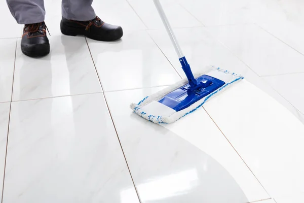 Worker Mopping Floor Mop Kitchen — Stock Photo, Image