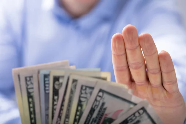 Närbild Mannens Hand Avvisar Ett Erbjudande Pengar — Stockfoto