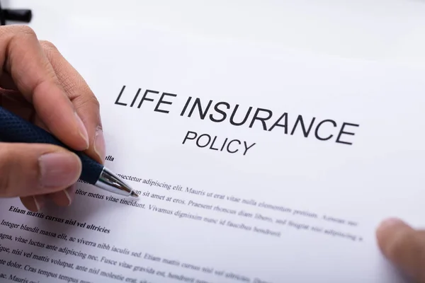 Close Person Hand Filling Life Insurance Policy Form — Stock Photo, Image