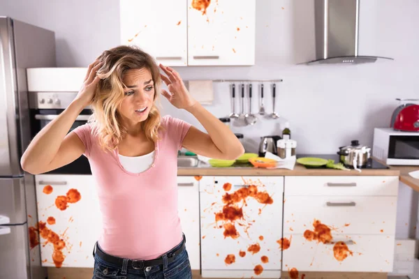 Portrait Worried Young Woman Standing Dirty Kitchen Home — Stock Photo, Image