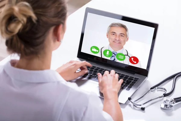 Rear View Woman Video Chatting Male Doctor Laptop — Stock Photo, Image