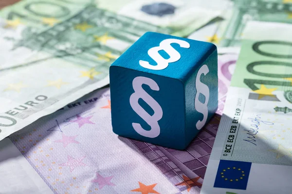 Euro Notlar Üzerinde Mavi Blokta Beyaz Paragraf Sembolleri — Stok fotoğraf