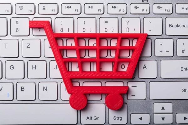 High Angle View Red Shopping Cart Laptop Keypad — Stock Photo, Image