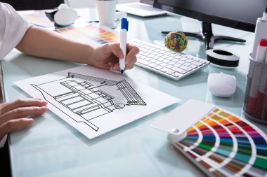 Bir Mimarlık'ın el çizimi kroki afişini işyerinde şirketten Close-Up