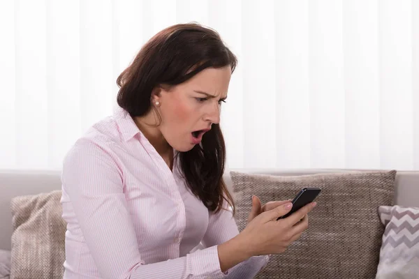 Close Shocked Young Woman Looking Mobile Phone — Stock Photo, Image