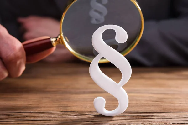 Close White Paragraph Symbol Front Businessperson Hand Holding Magnifying Glass — Stock Photo, Image