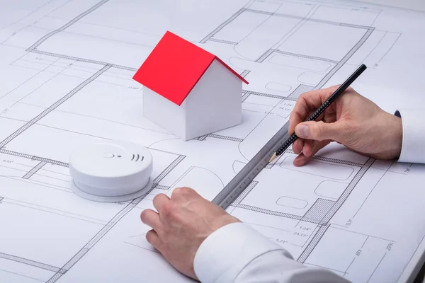 Építészeti Rajz Blueprint Füstérzékelő Ház Modell Közelében — Stock Fotó