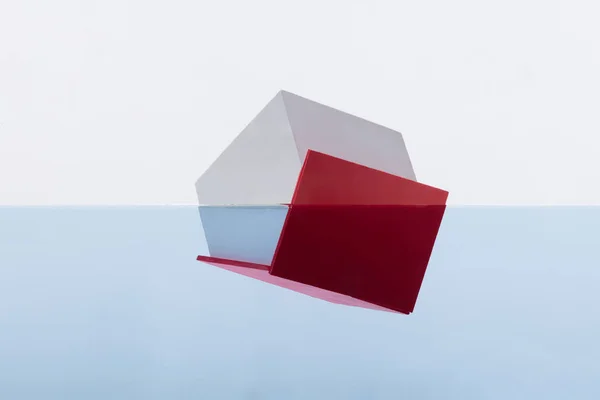水で溺れる赤い屋根の家のクローズ アップ — ストック写真