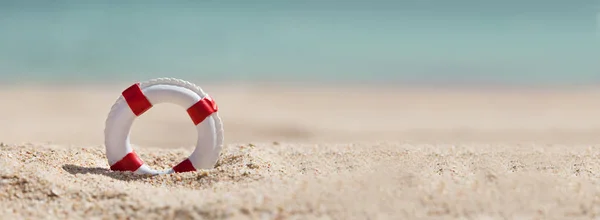 Panoramic View Single Lifebuoy Sand Beach — Stock Photo, Image