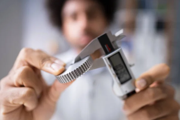 Close Man Measuring Gear Size Digital Electronic Vernier Caliper Grey — Stock Photo, Image