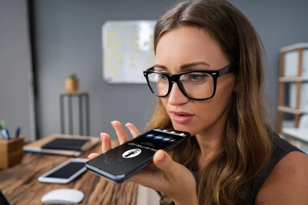 Close Woman Using Voice Assistant Cellphone — Stock Photo, Image