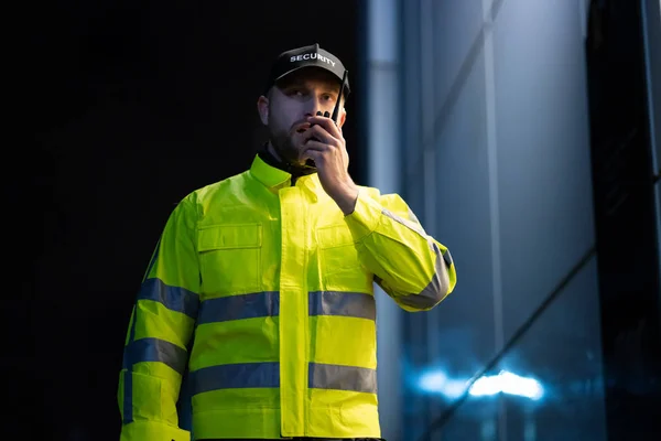 Portrait Young Security Guard Using Walkie Talkie Radio — Stock Photo, Image