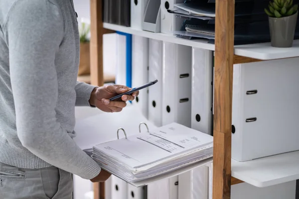 Primer Plano Mano Hombre Negocios Tomando Una Foto Bill Con — Foto de Stock