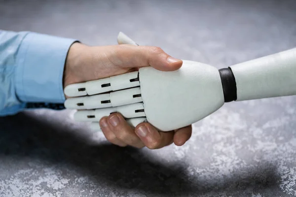 Крупный План Цифровой Генерации Человеческой Руки Делового Человека Пожимающего Руки — стоковое фото