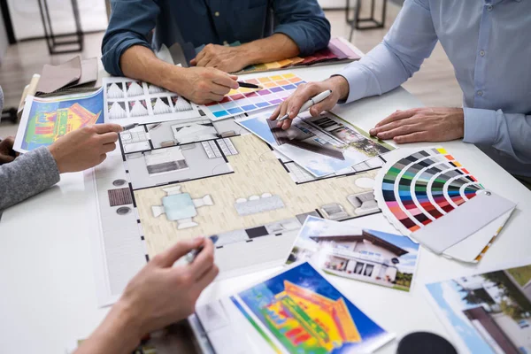 Architekten Und Designer Arbeiten Der Farbauswahl Für Das Haus — Stockfoto