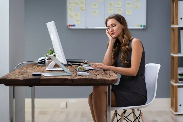 Young African Businesswoman Suffering Headache Office — Stock Photo, Image