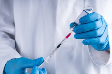 Doktor Eli Aşı Şırıngası 'nın Yakın Çekimi