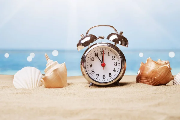 Alarm Clock Sand Sunny Tropical Beach — Stock Photo, Image