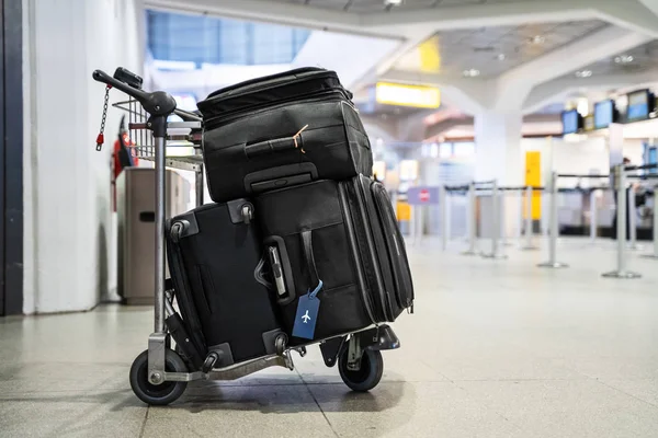 Bagages Sur Chariot Prêt Pour Enregistrement Aéroport — Photo