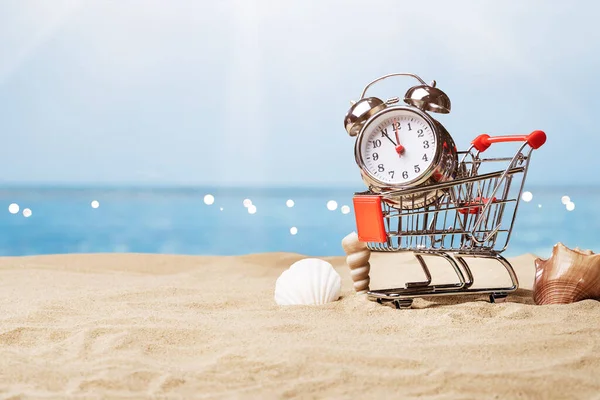 Alarm Klok Zand Zonnig Tropisch Strand — Stockfoto