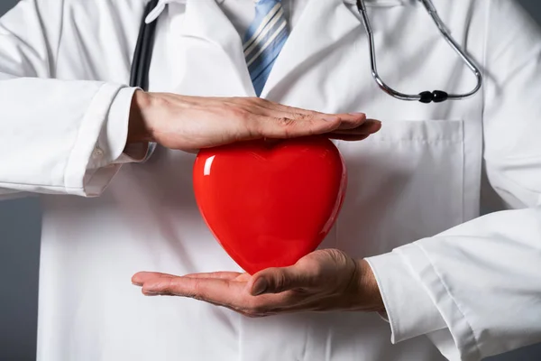 심장을 의사의 — 스톡 사진