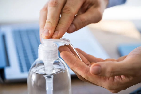 Man Coronavirus Quarantine Using Disinfection Home — Stock Photo, Image