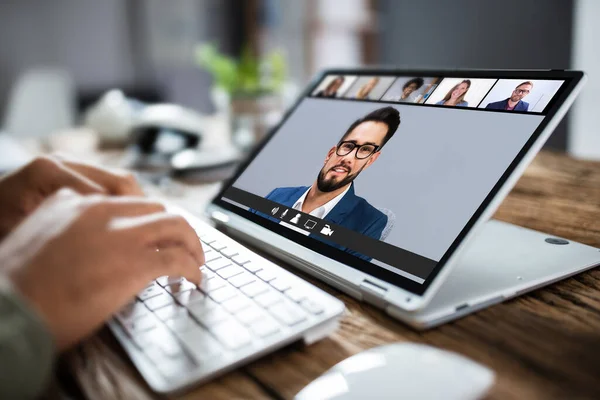 Man Met Online Groep Videoconferentie Laptop — Stockfoto