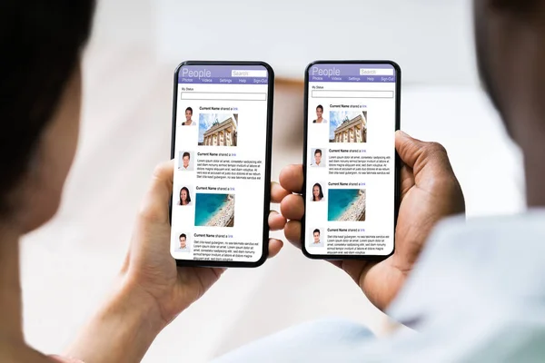 Dos Personas Charlando Sitio Redes Sociales Juntas — Foto de Stock