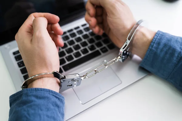 Close Person Hand Handcuff Using Laptop — Stock Photo, Image