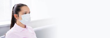 Coronavirus Karantinasında Maskeli Kadın