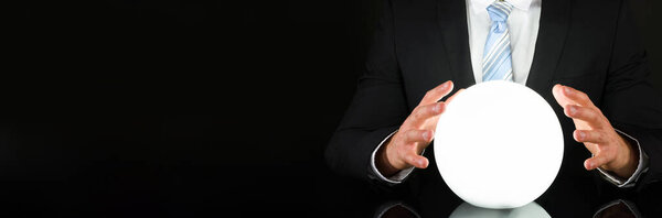 Психическое предсказание будущего с помощью хрустального шара. Бизнес-визионер
