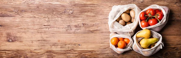 Saco Saco Algodão Líquido Com Alimentos Vegetais Frescos — Fotografia de Stock