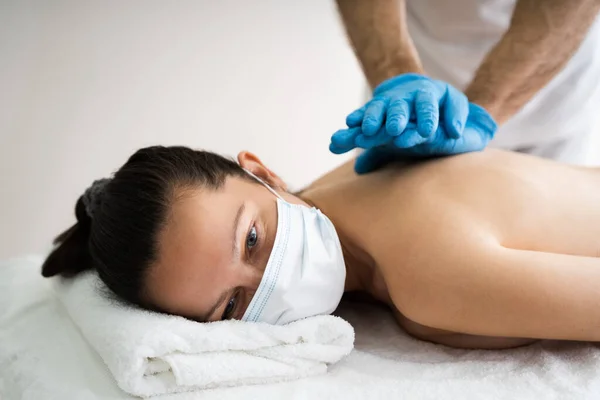 Massage Acupression Thérapie Douleur Physio Dans Masque Visage — Photo