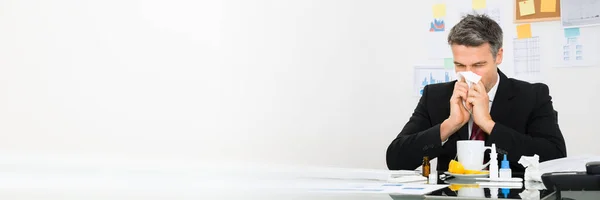 Sick Employee Business Worker Sneezing Office — Stock Photo, Image