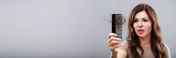 Хайрфолл и Хайрлосс. Волнующаяся женщина с Хайром Лом