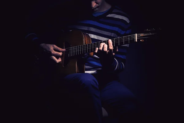 Guitar Player And Gypsy Guitar — Stock Photo, Image