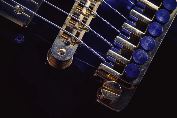 Мосты и тюнеры на электрической гитаре — стоковое фото