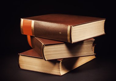 Üç eski kitap