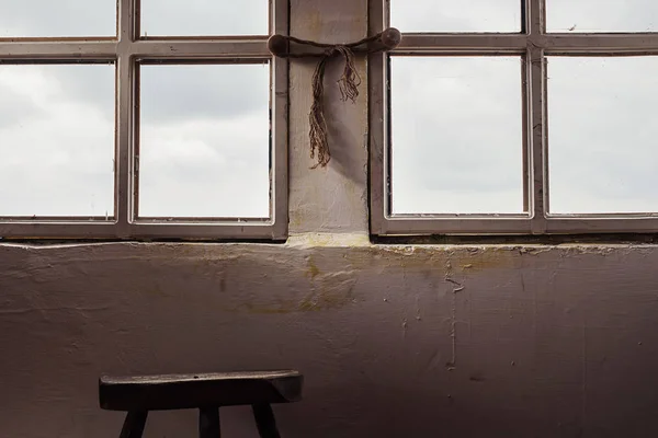 Vieja ventana de madera — Foto de Stock