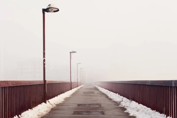 De l'autre côté du pont — Photo