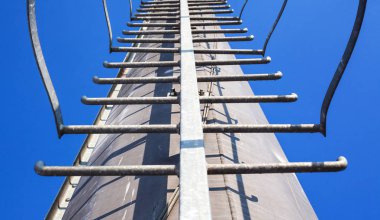 Büyük merdivenler özetini