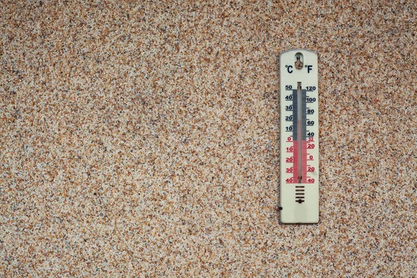 Thermometer on Brown Wall — Stock Photo, Image