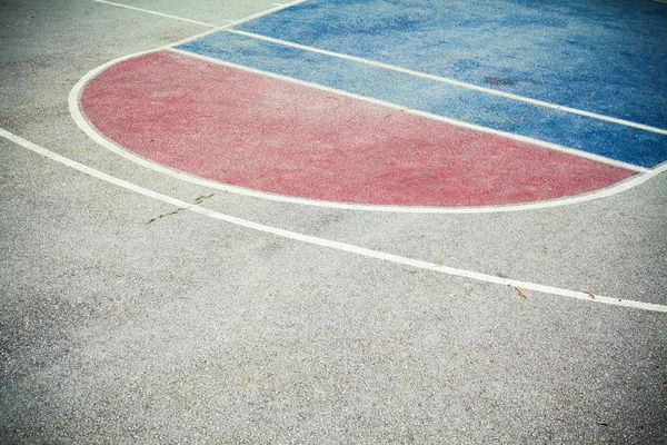 Basketbal nádvoří asfalt — Stock fotografie