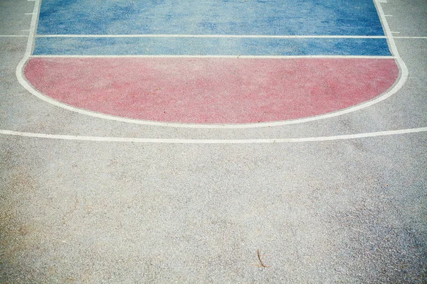 Basquetebol pátio asfalto — Fotografia de Stock