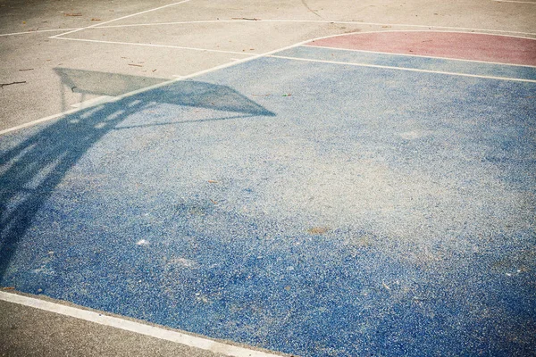 Basketbal nádvoří asfalt — Stock fotografie