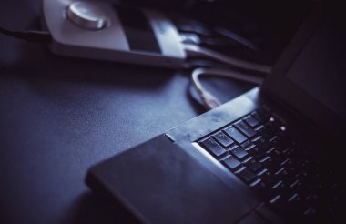 Bir dizüstü bilgisayar parçası 