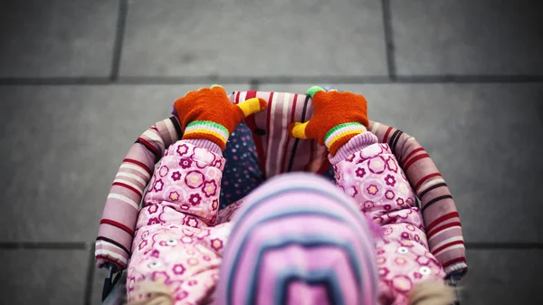 Dítě v kočárku — Stock fotografie